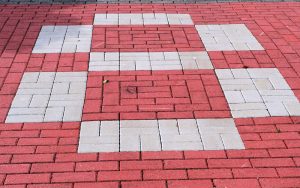 Jak ułożyć kostkę brukową